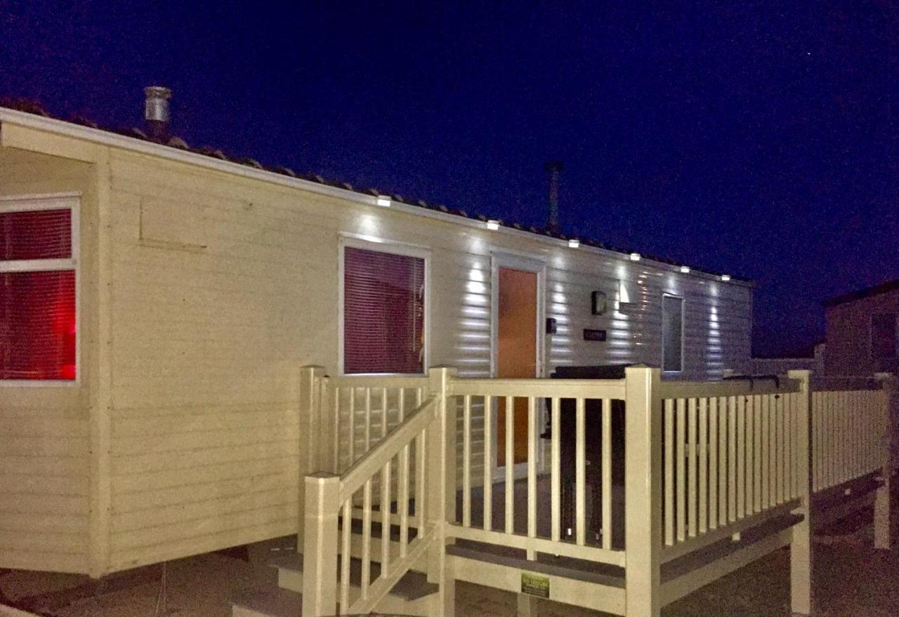 Calypso Hot Tub Breaks Tattershall Lakes Pet Friendly Exteriör bild